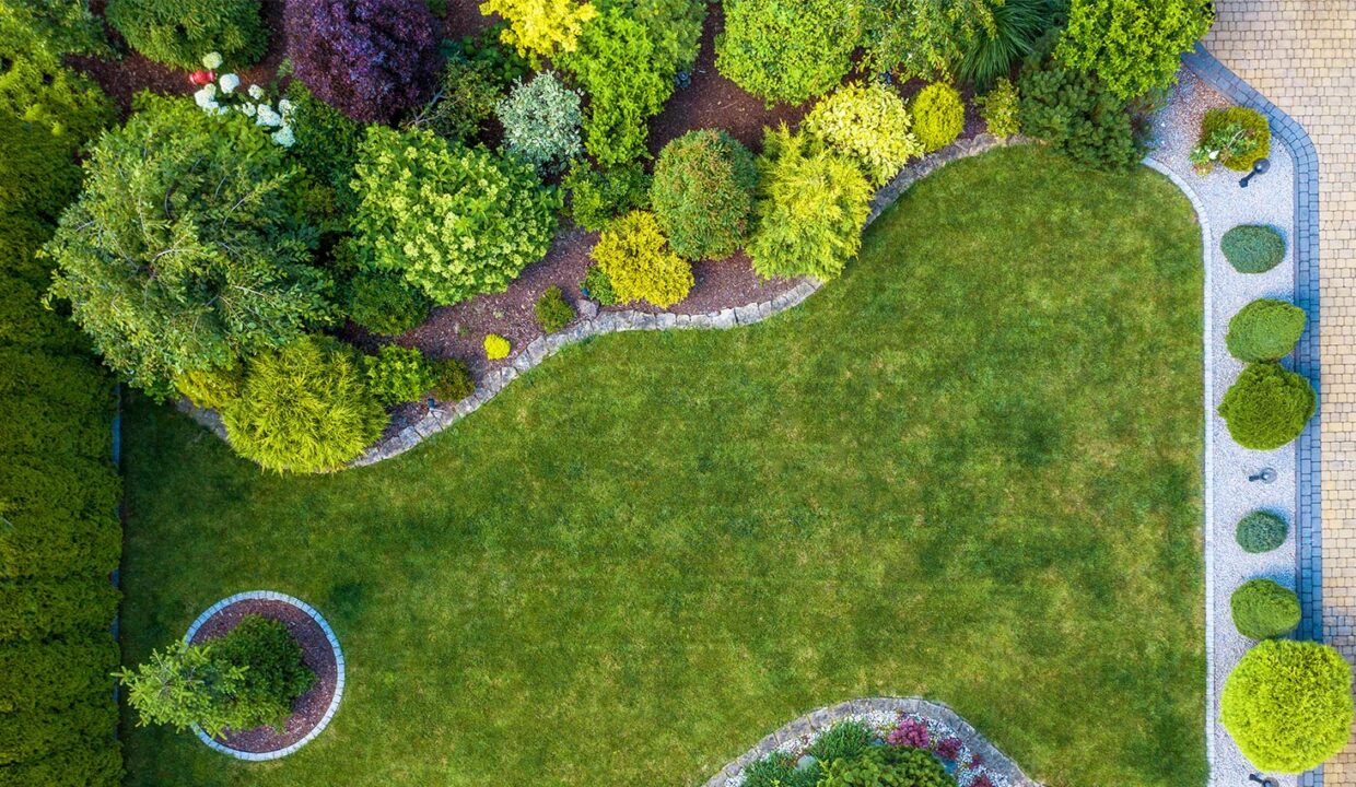 1223782227Landscaped-Garden